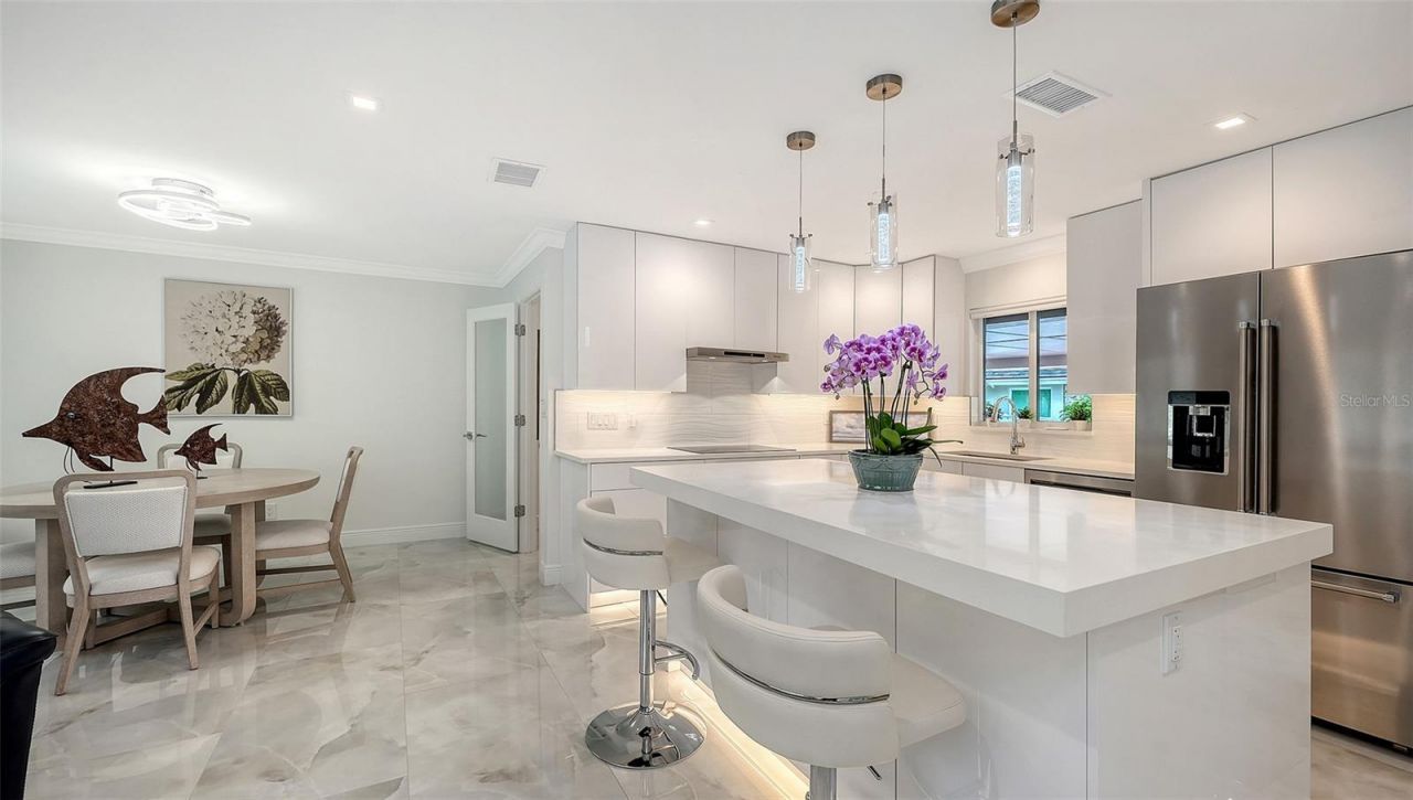 1900 Benjamin Franklin Drive , Unit V11, Sarasota, FL 34236 Photo