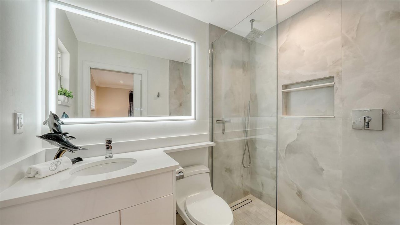 1900 Benjamin Franklin Drive , Unit V11, Sarasota, FL 34236 Photo