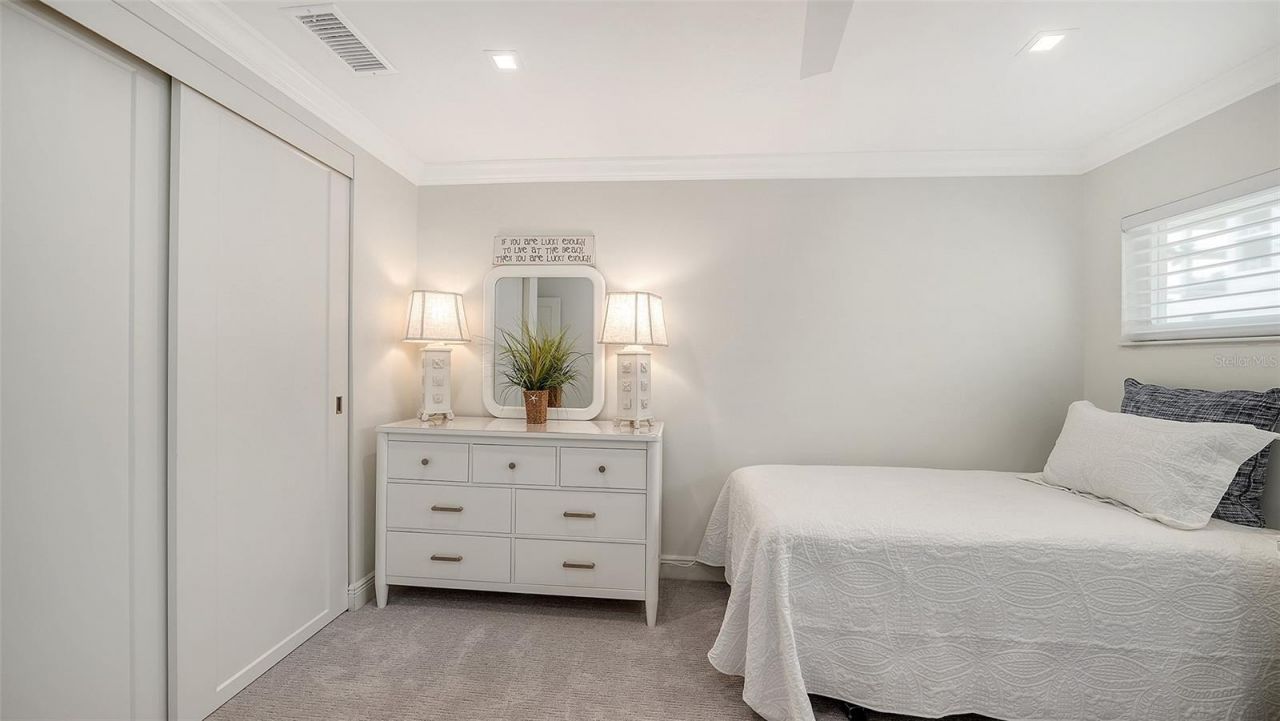1900 Benjamin Franklin Drive , Unit V11, Sarasota, FL 34236 Photo