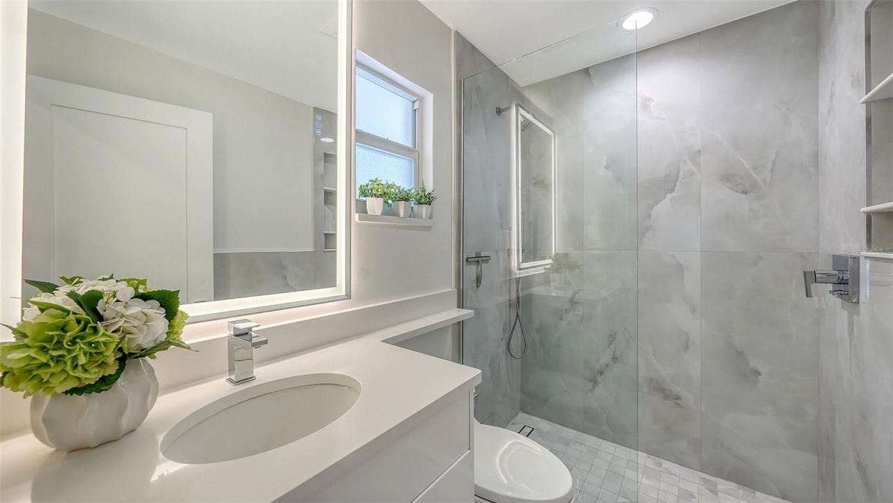 1900 Benjamin Franklin Drive , Unit V11, Sarasota, FL 34236 Photo