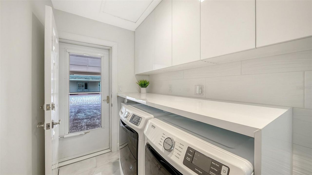 1900 Benjamin Franklin Drive , Unit V11, Sarasota, FL 34236 Photo
