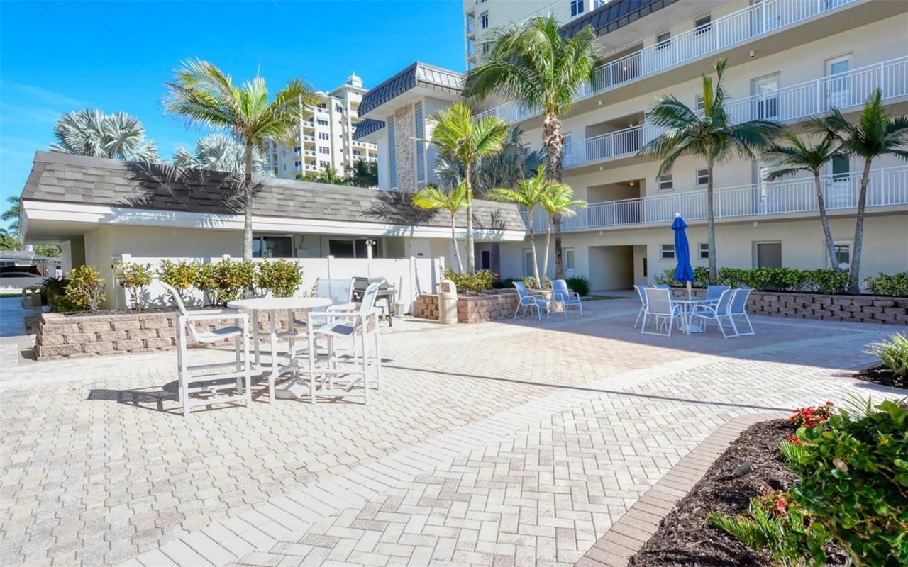1900 Benjamin Franklin Drive , Unit V11, Sarasota, FL 34236 Photo