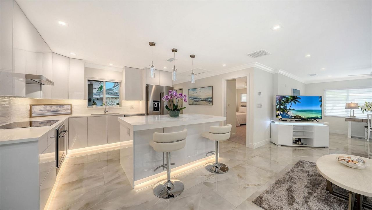1900 Benjamin Franklin Drive , Unit V11, Sarasota, FL 34236 Photo