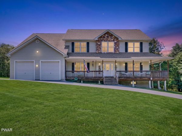 169 Roberts Road, Starlight, PA 18461