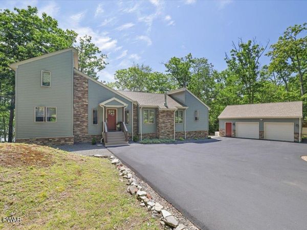 2350 Eagle Path , Bushkill, PA 18324