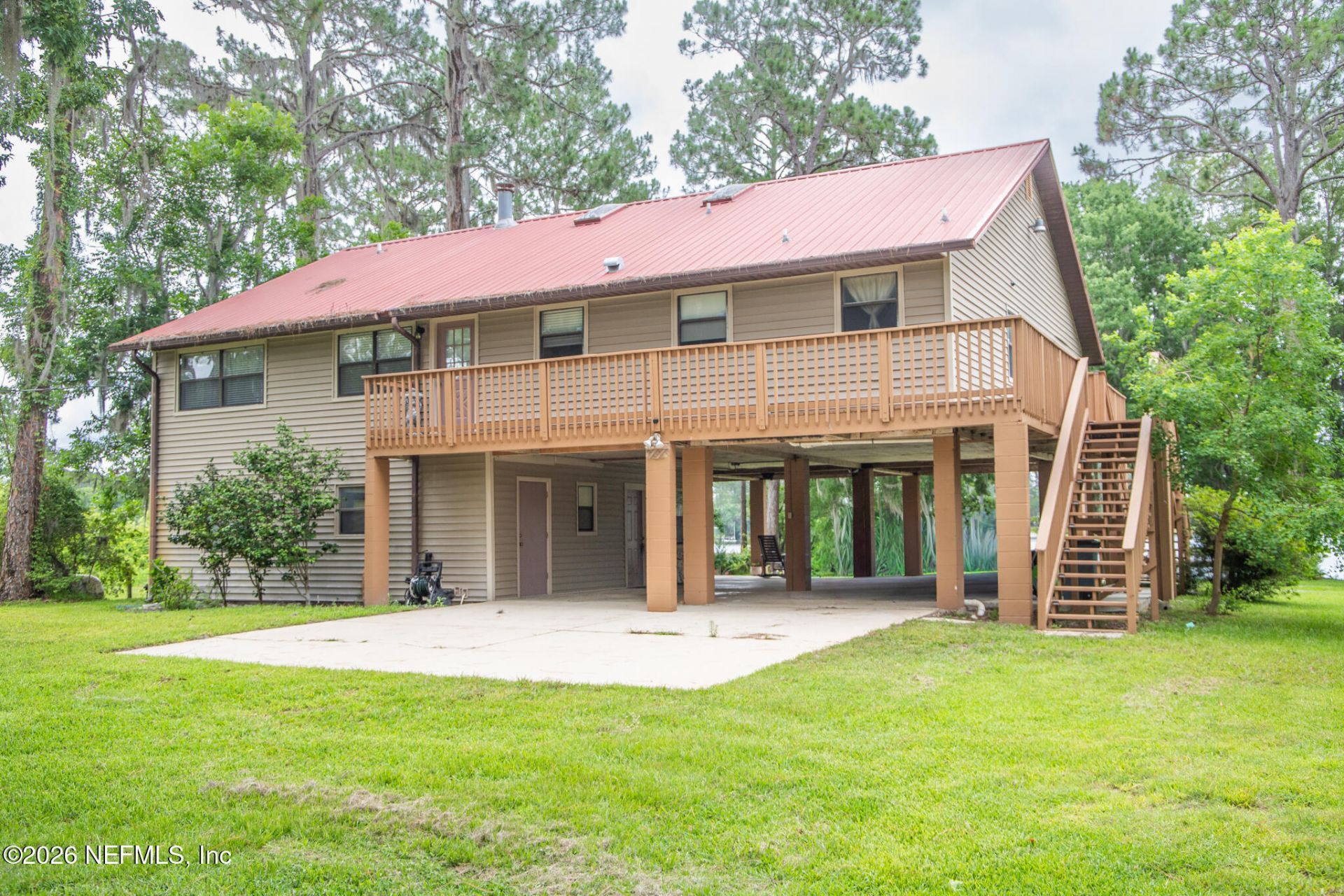303 Riley Lake Drive, Hawthorne, FL 32640 Photo