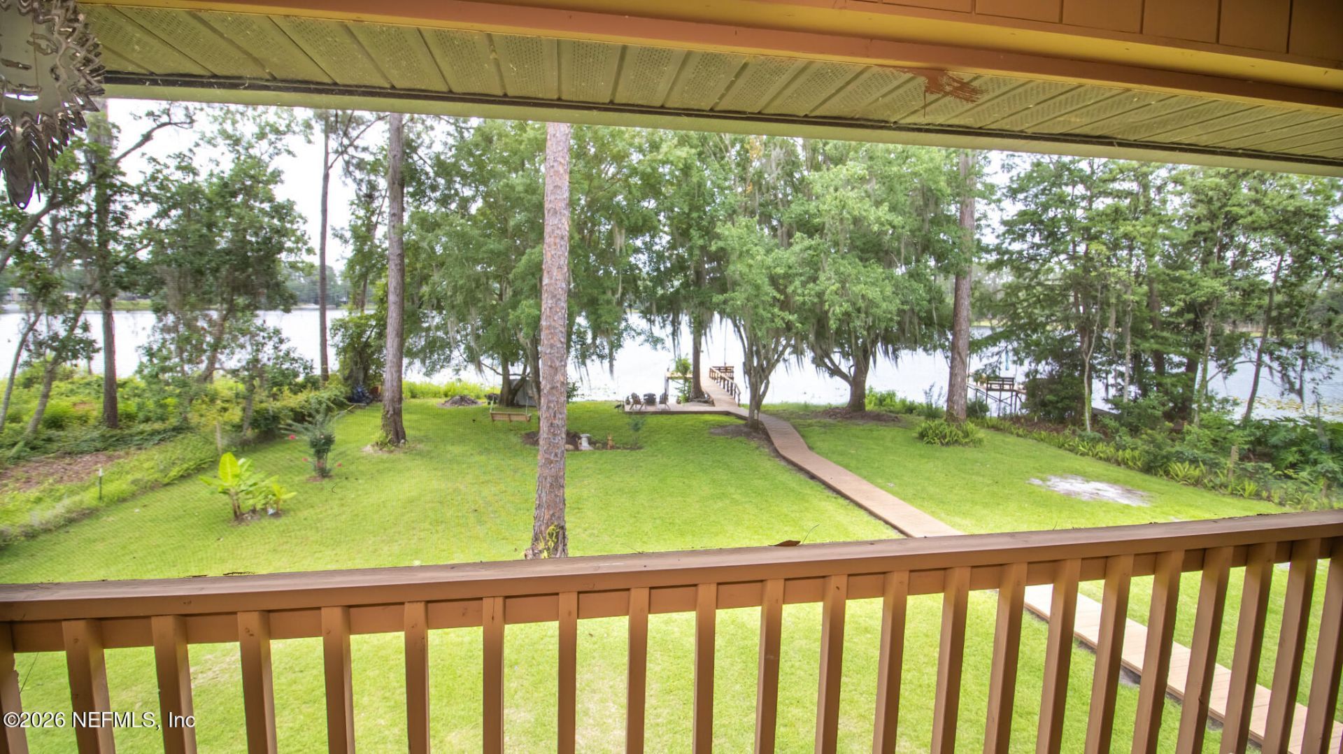 303 Riley Lake Drive, Hawthorne, FL 32640 Photo