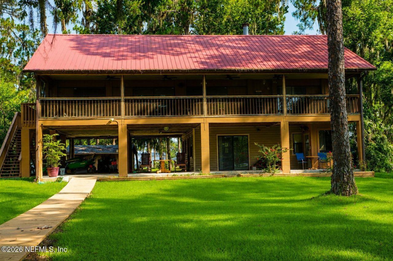 303 Riley Lake Drive, Hawthorne, FL 32640 Photo