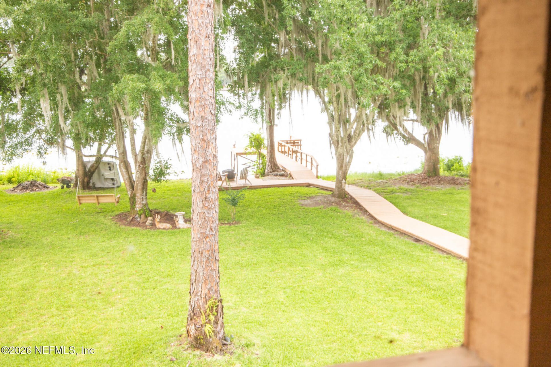 303 Riley Lake Drive, Hawthorne, FL 32640 Photo