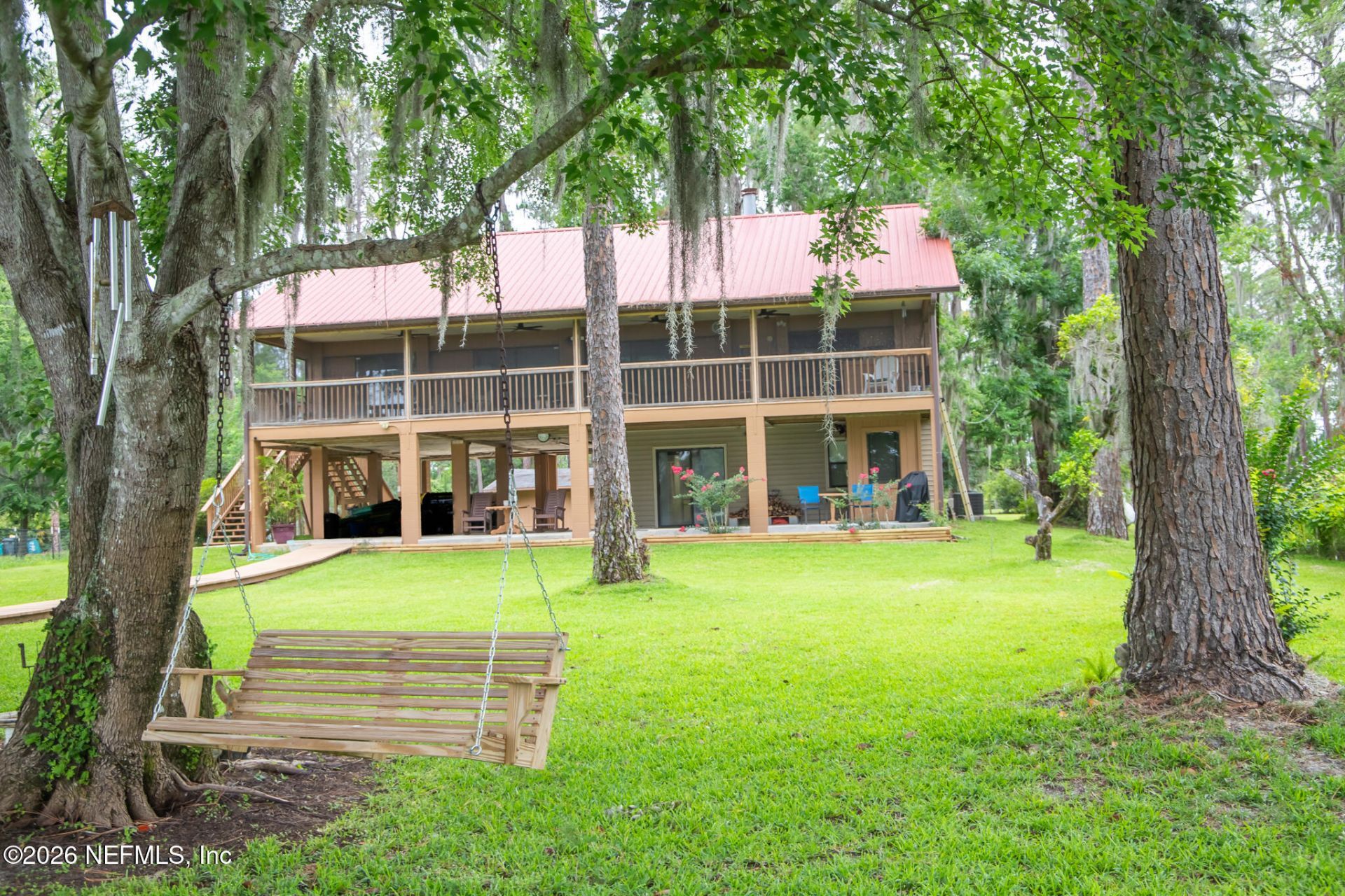 303 Riley Lake Drive, Hawthorne, FL 32640 Photo