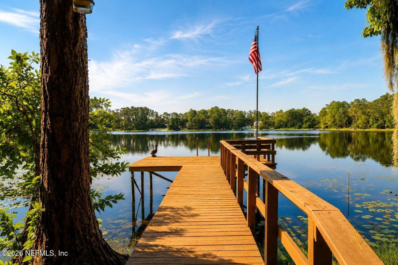 303 Riley Lake Drive, Hawthorne, FL 32640 Photo