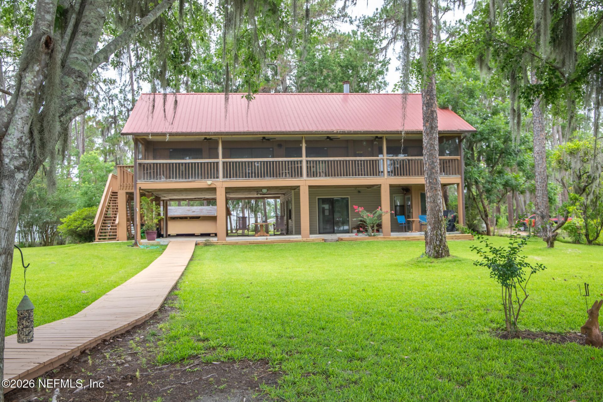 303 Riley Lake Drive, Hawthorne, FL 32640 Photo
