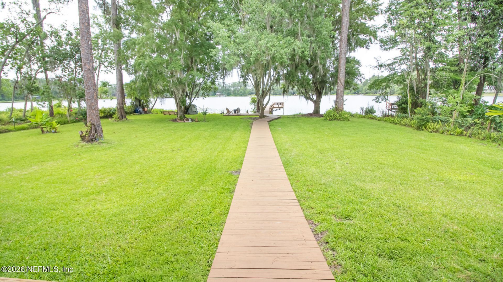 303 Riley Lake Drive, Hawthorne, FL 32640 Photo