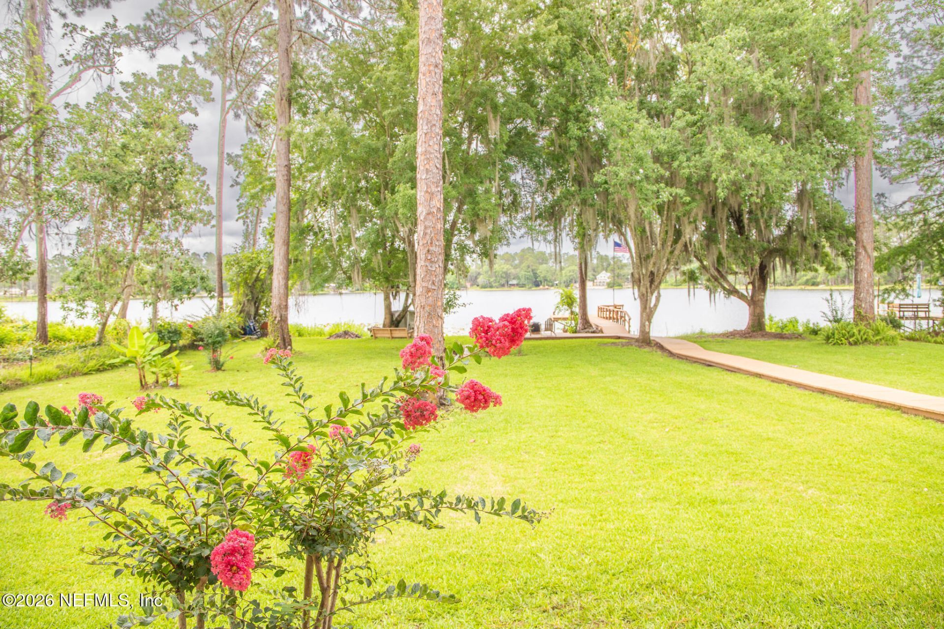 303 Riley Lake Drive, Hawthorne, FL 32640 Photo