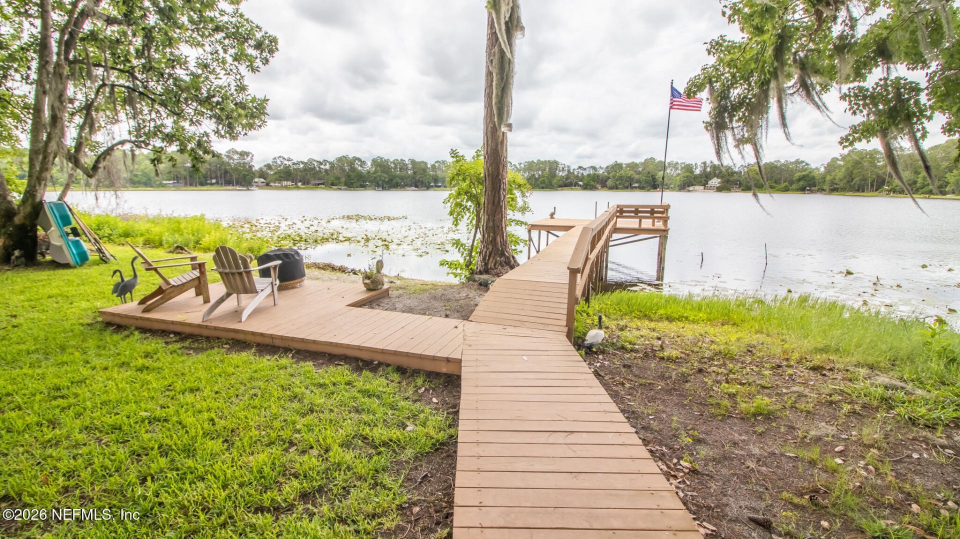 303 Riley Lake Drive, Hawthorne, FL 32640 Photo