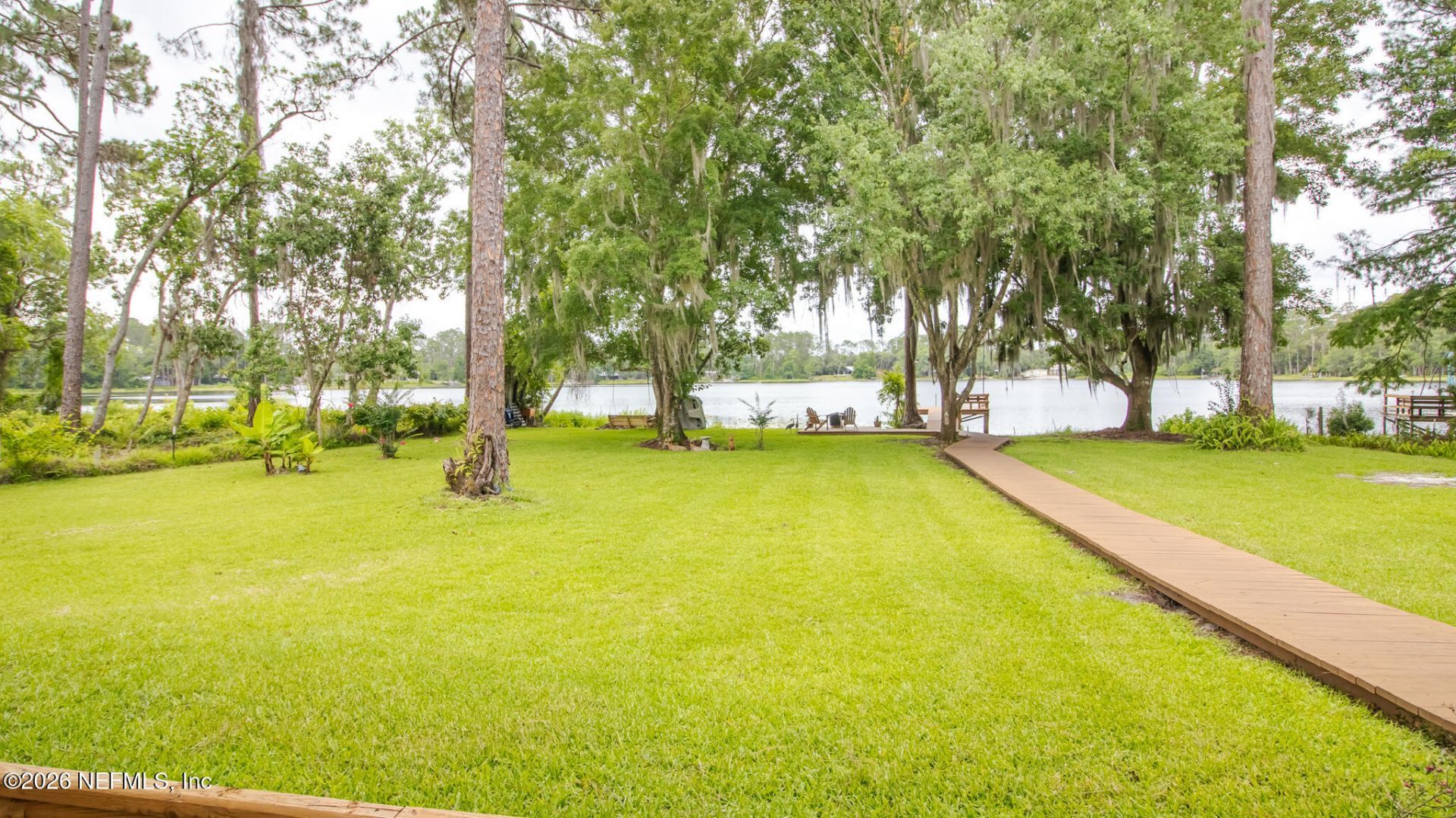 303 Riley Lake Drive, Hawthorne, FL 32640 Photo