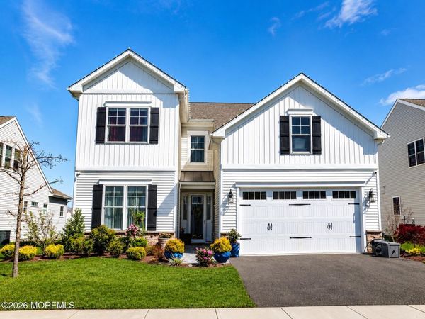 4 Pasture Drive, Farmingdale, NJ 07727