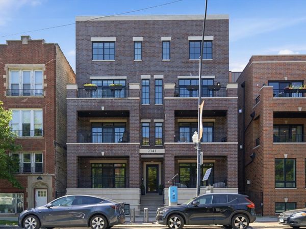 2341 W Roscoe Street , Unit 2W, Chicago, IL 60618