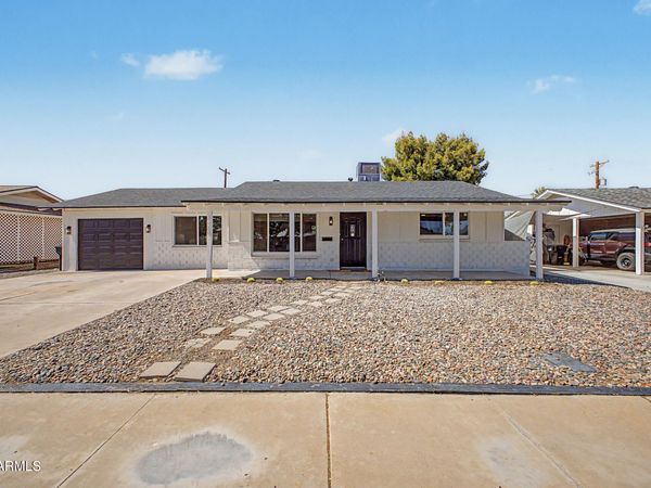 8450 E WINDSOR Avenue, Scottsdale, AZ 85257