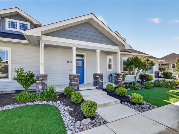 1618 River Run Street, Central Point, OR 97502