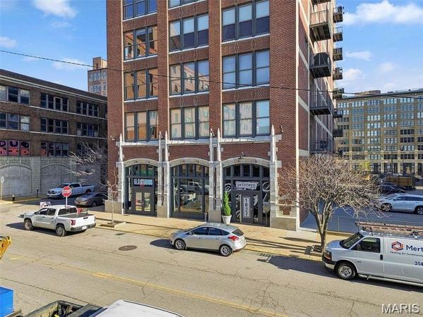 1627 Locust Street , Unit 706, St Louis, MO 63103