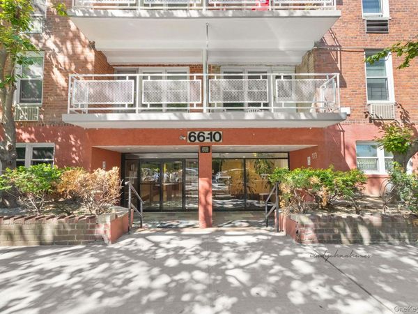 66-10 Thornton Place, Unit 2E, Rego Park, NY 11374