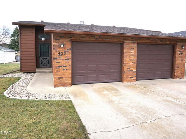 423 7TH AVENUE NE, Watertown, SD 57201