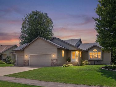 1174 Hidden Creek Boulevard, Mayer, MN 55360