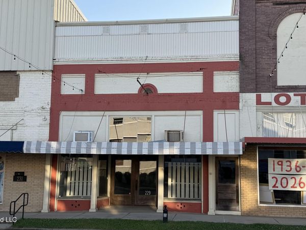 229 W Main Street, Forest, MS 39074