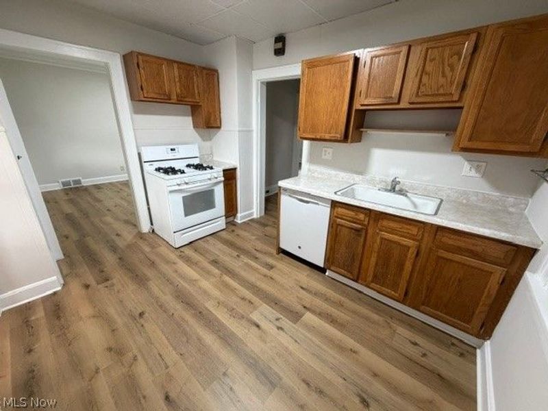 4642 Rockwood Road, Garfield Heights, OH 44125 Photo 8