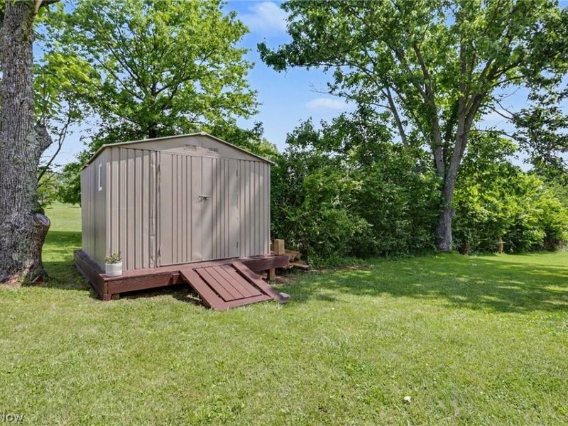 5300 Friendship Drive, New Concord, OH 43762 Photo 23