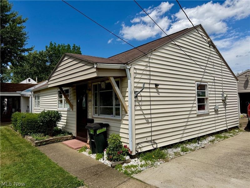 1232 Hawthorne Avenue SW, Canton, OH 44710 Photo 3