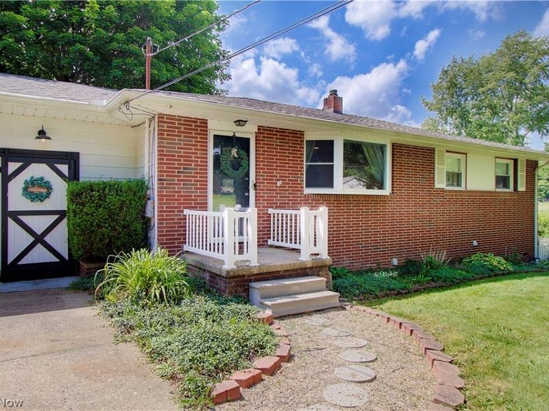 6787 Glenmere Avenue NE, Canton, OH 44721 Photo 2