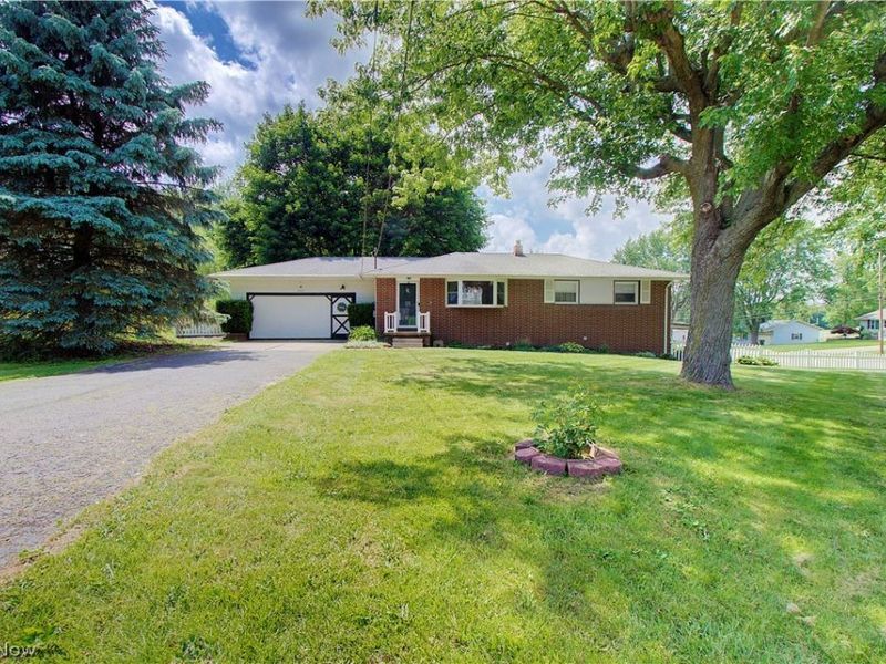 6787 Glenmere Avenue NE, Canton, OH 44721 Photo 3