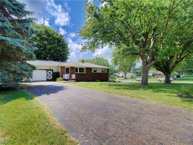 6787 Glenmere Avenue NE, Canton, OH 44721 Photo 4