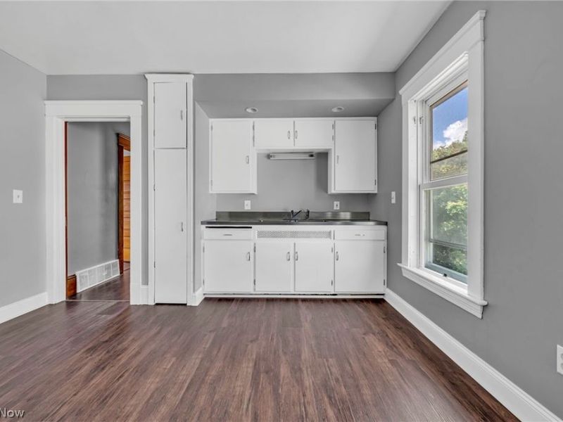 4438 Pearl Road , Cleveland, OH 44109 Photo 11