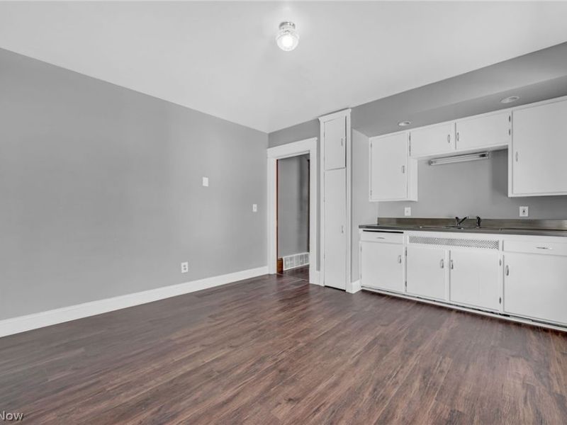 4438 Pearl Road , Cleveland, OH 44109 Photo 12