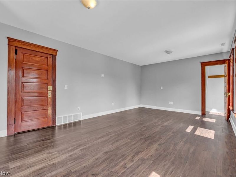 4438 Pearl Road , Cleveland, OH 44109 Photo 8