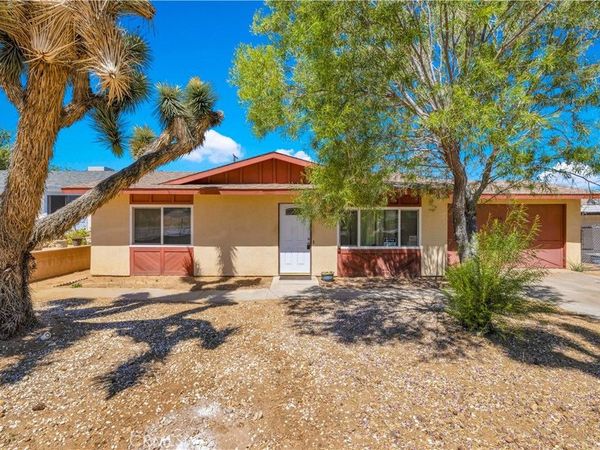 7446 Borrego Trail , Yucca Valley, CA 92284