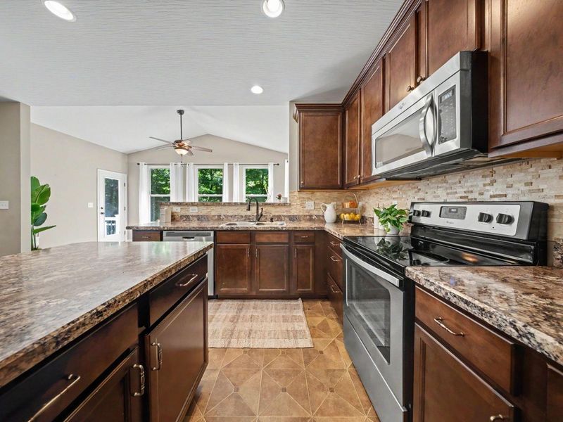 7679 Whitepine Ridge Court, Reynoldsburg, OH 43068 Photo 16