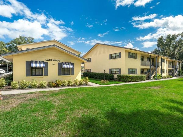 110 N TREMAIN STREET , Unit 209, MOUNT DORA, FL 32757