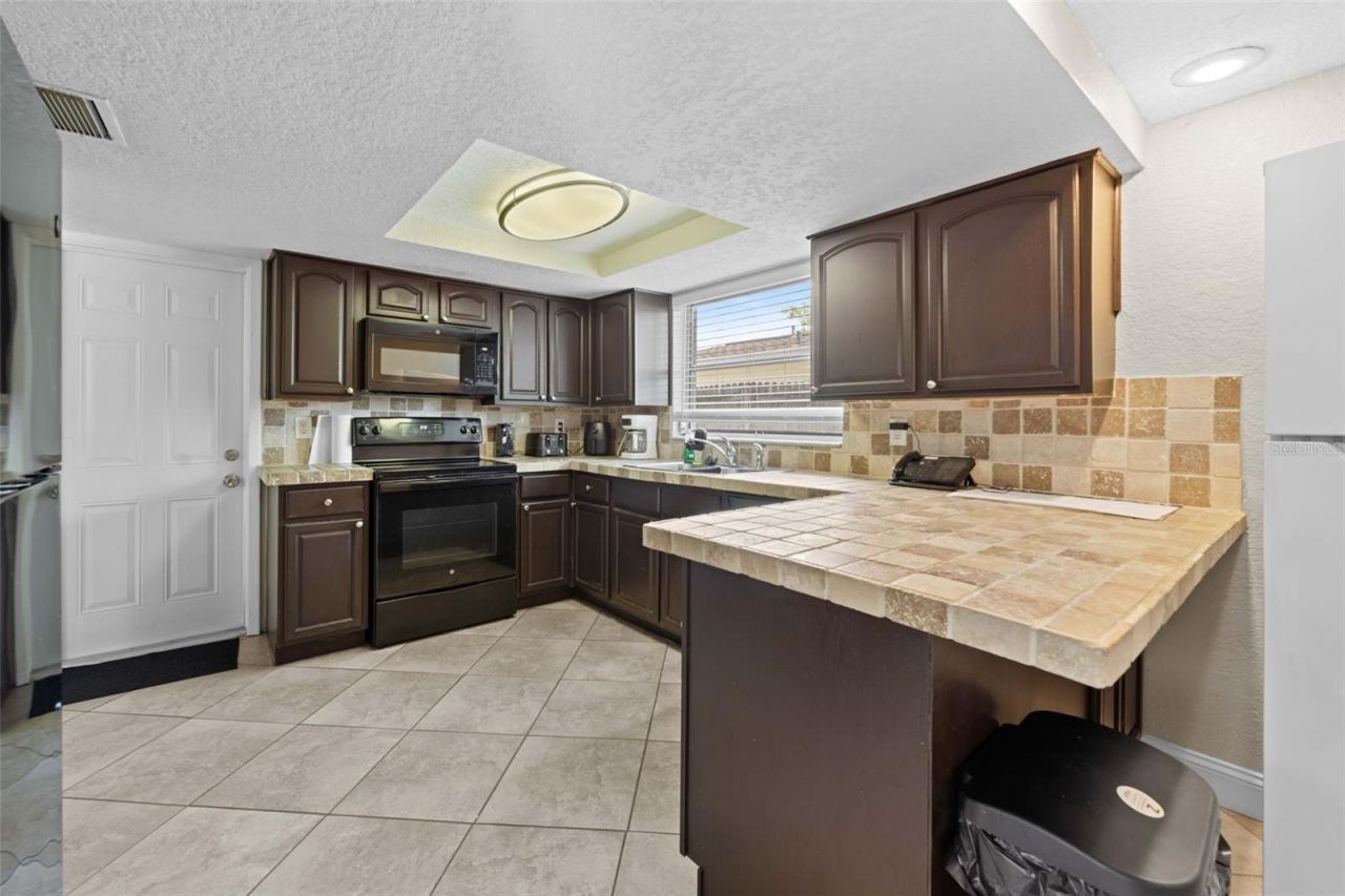 9131 Hunt Club Lane , Port Richey, FL 34668 Photo