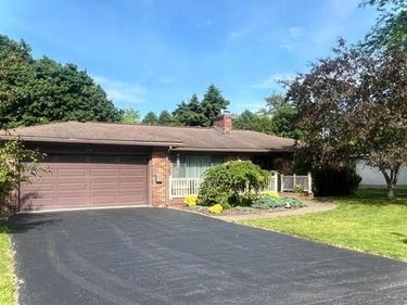 4908 Bryn Mawr Drive , Syracuse, NY 13215