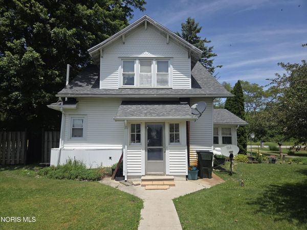 2494 Pelton Road , Fostoria, OH 44830