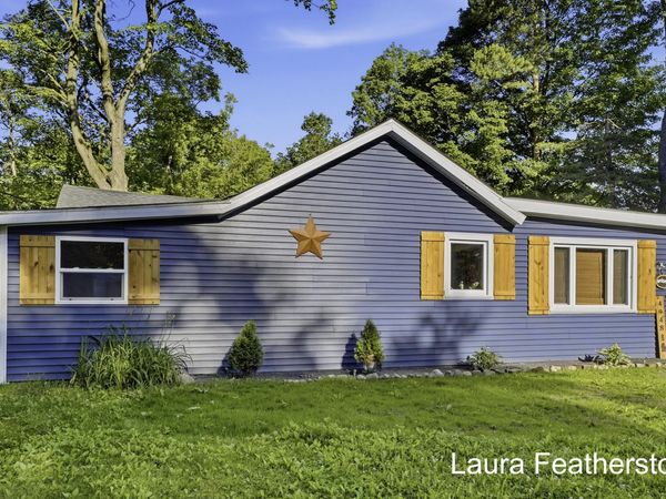 4948 Sturgis Avenue NE, Rockford, MI 49341