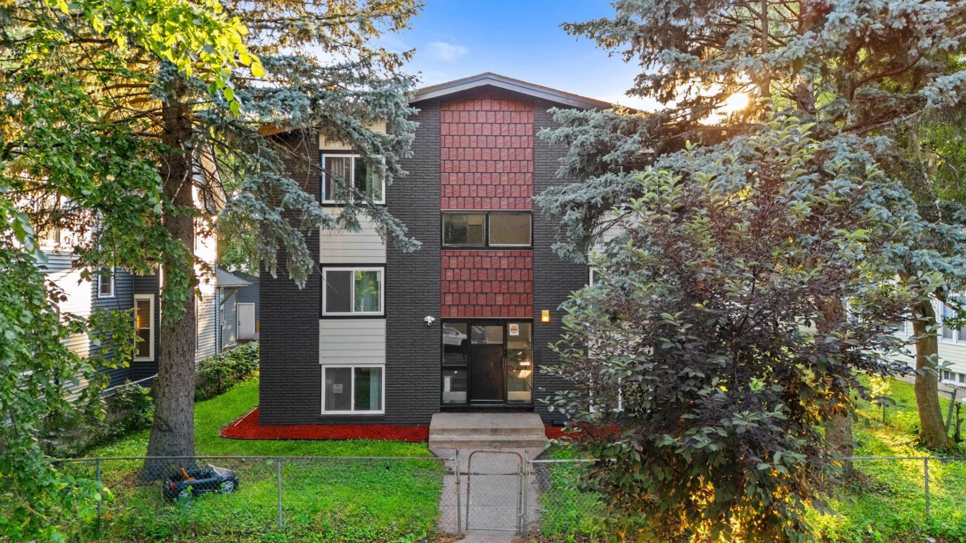 2528 17th Avenue S, Minneapolis, MN 55404