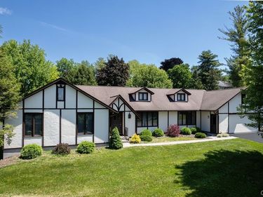 2 Woodview Terrace, Fayetteville, NY 13066