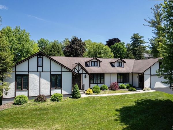 2 Woodview Terrace, Fayetteville, NY 13066