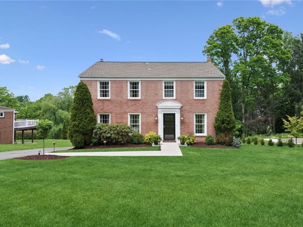 2644 Monterey Dr, Pittsburgh, PA 15241