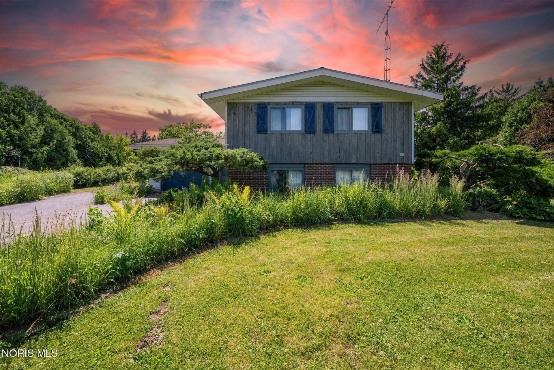 1536 Berkey Road, Swanton, OH 43558 Main Photo